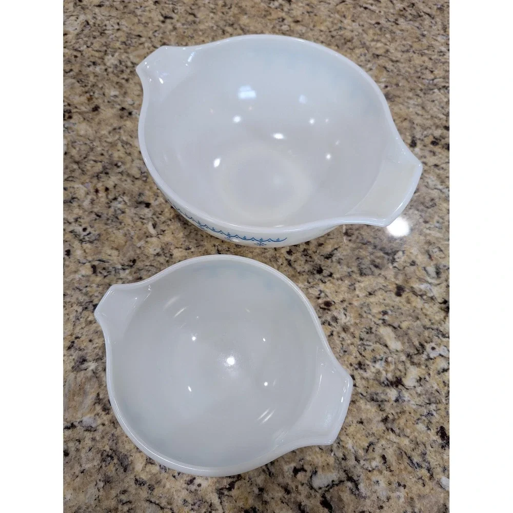 Vintage Pyrex Snowflake Garland Cinderella Mixing Bowl Set